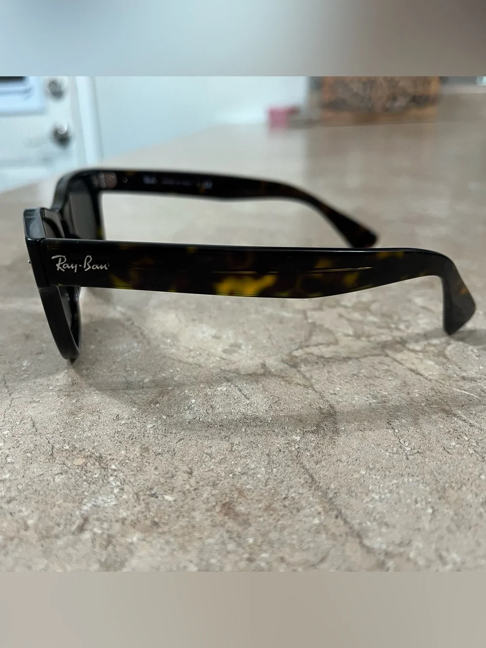 Ray-Ban Laramie tortoise sunglasses - Picture 8 of 16